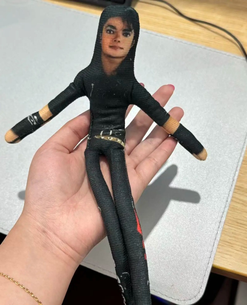 Evoker Cosplay Prop - 新しいスタイルのマイケル・ジャクソンコスプレ小道具人形ぬいぐるみフィギュア人形ルームデコレーション抽象的な関節可動小道具ギフト