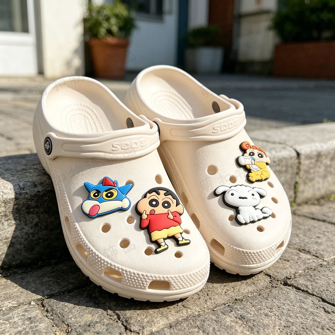 クレヨンしんちゃんシューズフラワーアクセサリー可愛いDIYデ - Cosplay Prop Diy のレビューと価格