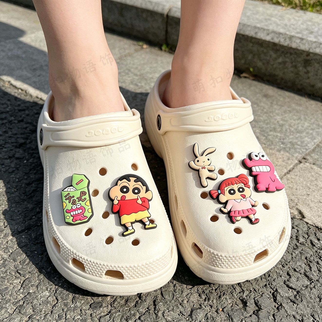 クレヨンしんちゃんシューズフラワーアクセサリー可愛いDIYデ - Cosplay Prop Diy のレビューと価格